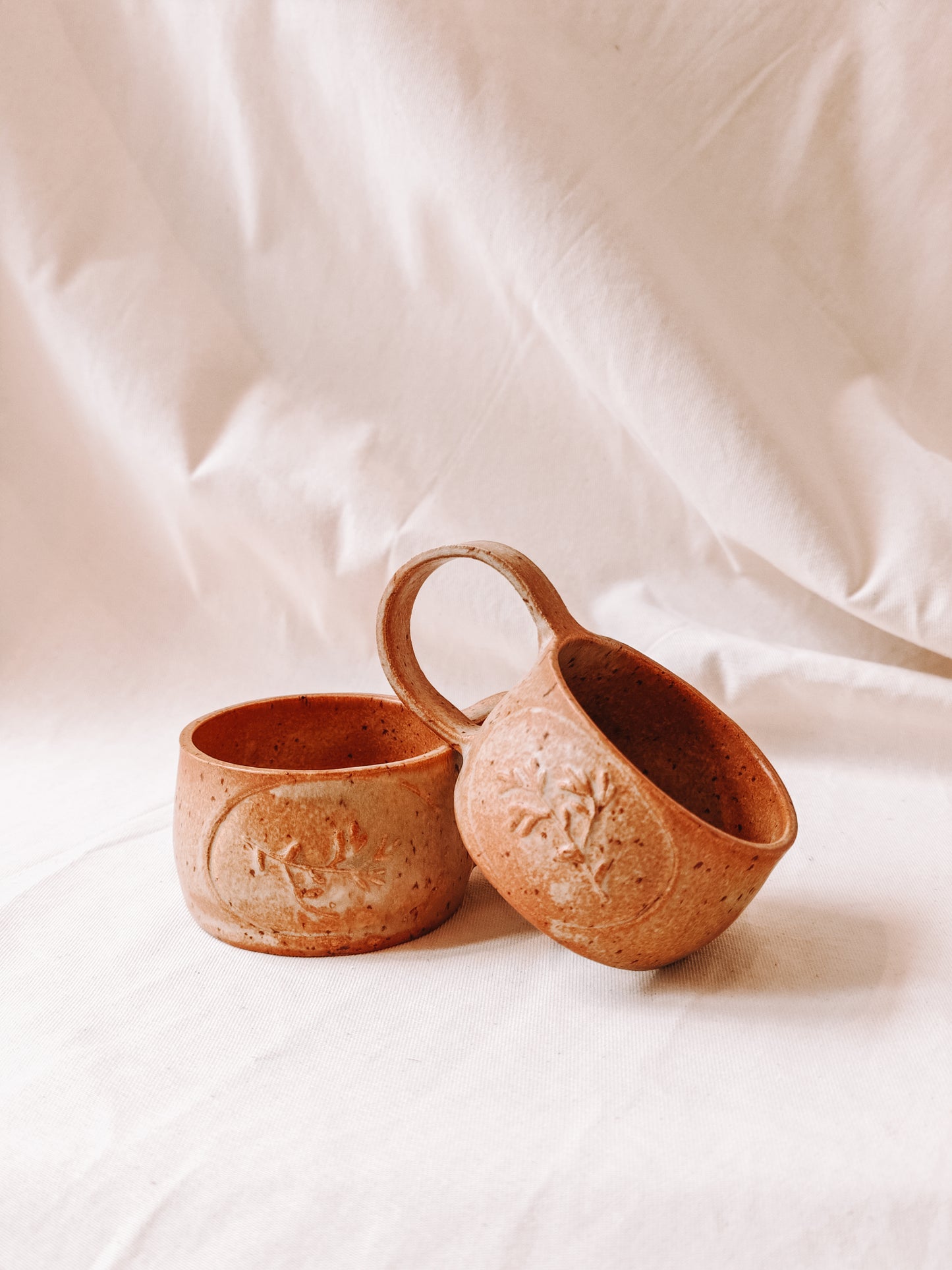 Keramik Tasse - Xilogravura - Blumen braun