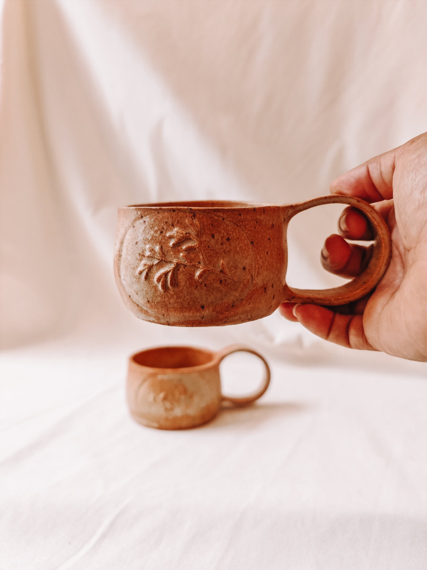 Keramik Tasse - Xilogravura - Blumen braun