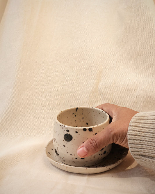 Sprenkel Keramiktasse – Künstlerisches Design