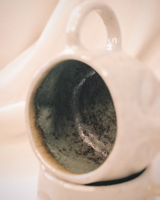 SüßeTasse – Handgefertigte Keramiktasse mit zwei Gesichtern