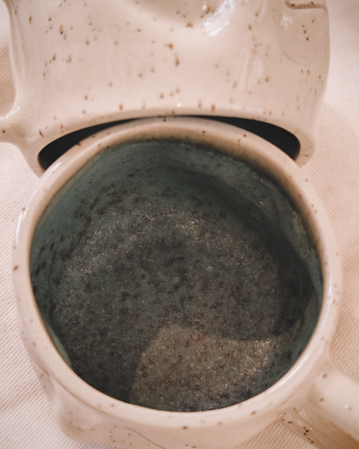 SüßeTasse – Handgefertigte Keramiktasse mit zwei Gesichtern