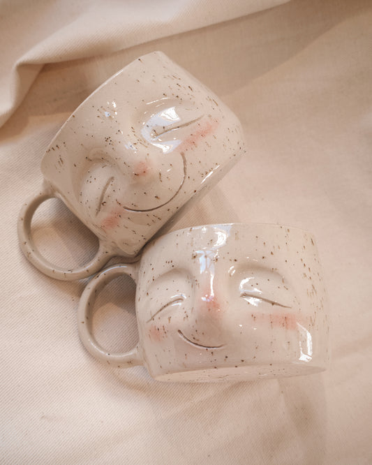 SüßeTasse – Handgefertigte Keramiktasse mit zwei Gesichtern